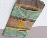 Kulturtasche / Reisekosmetik -Hanging3- (Nähanleitung und Schnittmuster von shesmile). Genäht mit Designelementen aus Kork.