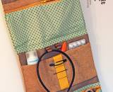 Kulturtasche / Reisekosmetik -Hanging3- (Nähanleitung und Schnittmuster von shesmile). Genäht mit Designelementen aus Kork.