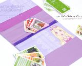Kartenhalter KiddiCard aus Stoff. Eine Nähanleitung mit Schnittmuster von shesmile. Ideal für Unterwegs oder Zuhause. Aufgeklappt, zusammengesteckt, Spielkarten aus der intgegrierten Tasche rausgeholt und schon kann die Spielpartie losgehen. Ergebnis