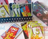Kartenhalter KiddiCard aus Stoff. Eine Nähanleitung mit Schnittmuster von shesmile. Ideal für Unterwegs oder Zuhause. Aufgeklappt, zusammengesteckt, Spielkarten aus der intgegrierten Tasche rausgeholt und schon kann die Spielpartie losgehen. Ergebnis