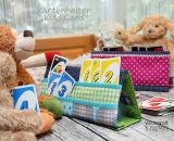Kartenhalter KiddiCard aus Stoff. Eine Nähanleitung mit Schnittmuster von shesmile. Ideal für Unterwegs oder Zuhause. Aufgeklappt, zusammengesteckt, Spielkarten aus der intgegrierten Tasche rausgeholt und schon kann die Spielpartie losgehen. Ergebnis