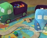 Kipplaster Hüppa (Eine Nähanleitung mit Schnittmuster von shesmile) Hüppa, der Kipplaster aus Stoff zum Hüpfen und Bepacken. Als Adventskalender, Kinderzimmer-Utensilo, Feuerwehr-Auto oder Hüpf-Rutsch-Baustellenfahrzeug. Ergebnisse aus dem Probenähen