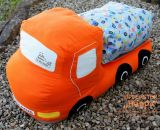 Kipplaster Hüppa (Eine Nähanleitung mit Schnittmuster von shesmile) Hüppa, der Kipplaster aus Stoff zum Hüpfen und Bepacken. Als Adventskalender, Kinderzimmer-Utensilo, Feuerwehr-Auto oder Hüpf-Rutsch-Baustellenfahrzeug. Ergebnisse aus dem Probenähen