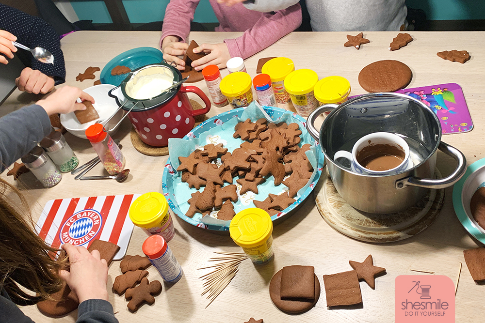 ... auch super lecker als Lebkuchenherzen zum Oktoberfest. Unser Lieblingsrezept für Lebkuchenhäuser. Backen mit Kindern im Advent. Einfach. Kreativ. shesmile