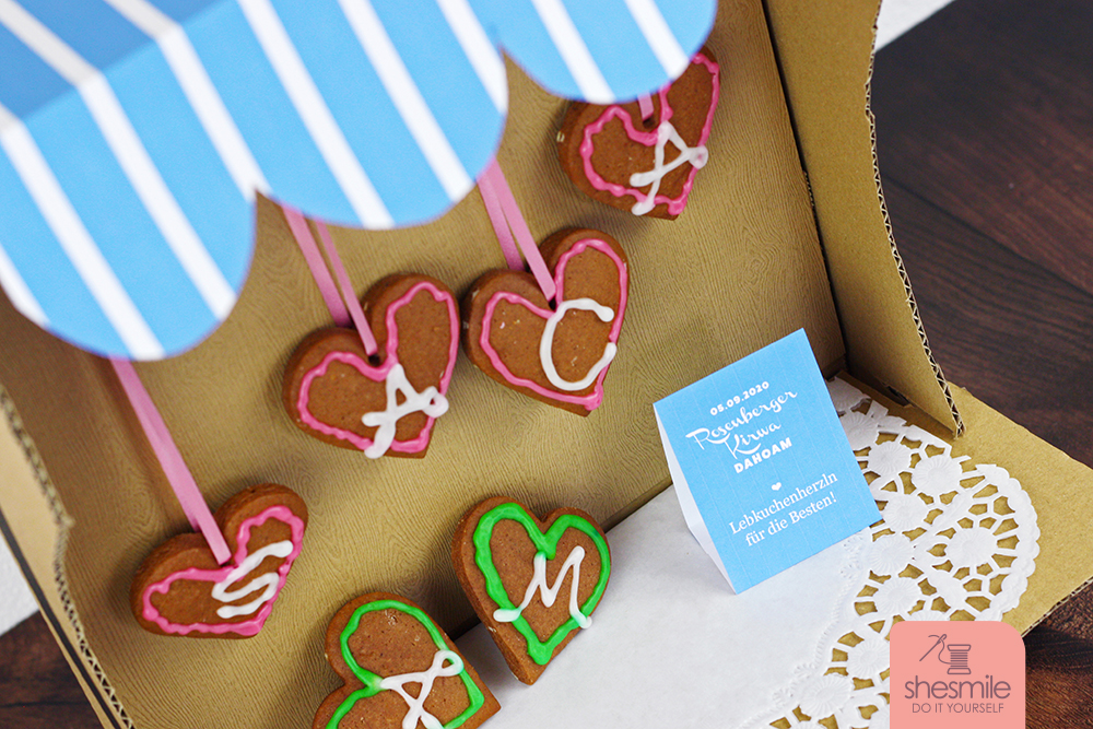 ... auch super lecker als Lebkuchenherzen zum Oktoberfest. Unser Lieblingsrezept für Lebkuchenhäuser. Backen mit Kindern im Advent. Einfach. Kreativ. shesmile