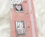 Nähanleitung und Schnittmuster gestaltet als PDF-E-Book von shesmile für eine Größenleiste oder Messlatte aus Stoff RichardRiese. Mit Klettskala und Fotokarten zum Abnehmen. Die Messlatte aus Stoff ist perfekt um sie später, wenn die Kinder groß sind