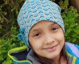 Mütze Mikki, eine einlagig-dünne Sommermütze für Babys und Kinder. Schnell und einfach genäht. Nur 4 Nähte mit dem Zick-Zack-Stich der Haushaltsnähmaschine. Eine Nähanleitung mit Schnittmuster von shesmile. Größe 37 bis 54 cm Kopfumfang (schräg gemes