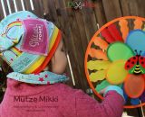 Mütze Mikki, eine einlagig-dünne Sommermütze für Babys und Kinder. Schnell und einfach genäht. Nur 4 Nähte mit dem Zick-Zack-Stich der Haushaltsnähmaschine. Eine Nähanleitung mit Schnittmuster von shesmile. Größe 37 bis 54 cm Kopfumfang (schräg gemes