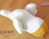 Elefant - Nelefant (Eine Nähanleitung samt Schnittmuster von shesmile) Ein großes Kuschelkissen-Stofftier für kleiner Tasche in der Badehose.