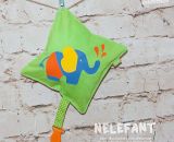Elefant - Nelefant - Mit Wasserspritzer und Badehose ( Eine Illustration und Plotterdatei von shesmile)