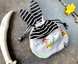 Nähanleitung und Schnittmuster gestaltet als PDF-E-Book für eine Wendetasche mit Kordelzug welche nach dem Wenden zum süßen Hasenkuscheltier wird. Der Osternesthase von shesmile! Dieses nachhaltige Osternest wird nach dem entleeren nicht weggeworfen 