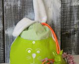 Nähanleitung und Schnittmuster gestaltet als PDF-E-Book für eine Wendetasche mit Kordelzug welche nach dem Wenden zum süßen Hasenkuscheltier wird. Der Osternesthase von shesmile! Dieses nachhaltige Osternest wird nach dem entleeren nicht weggeworfen 