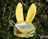Nähanleitung und Schnittmuster gestaltet als PDF-E-Book für eine Wendetasche mit Kordelzug welche nach dem Wenden zum süßen Hasenkuscheltier wird. Der Osternesthase von shesmile! Dieses nachhaltige Osternest wird nach dem entleeren nicht weggeworfen 