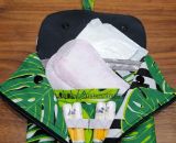 Nähanleitung und Schnittmuster gestaltet als PDF-E-Book von shesmile für ein Täschchen Petra mit Fächern für Periodenunterwäsche, (wiederverwendbare Stoff-) Slipeinlagen, Menstruationstasse und Tampons.