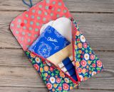 Nähanleitung und Schnittmuster gestaltet als PDF-E-Book von shesmile für ein Täschchen Petra mit Fächern für Periodenunterwäsche, (wiederverwendbare Stoff-) Slipeinlagen, Menstruationstasse und Tampons.