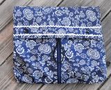 Nähanleitung und Schnittmuster gestaltet als PDF-E-Book von shesmile für ein Täschchen Petra mit Fächern für Periodenunterwäsche, (wiederverwendbare Stoff-) Slipeinlagen, Menstruationstasse und Tampons.