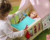 Nähanleitung und Bauanleitung mit Einkaufsliste gestaltet als PDF-E-Book von shesmile für ein Puppenbett aus Holz mit Bettwäsche, Betthimmel, Bettzeug und Herzanhänger.