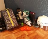 Nähanleitung und Schnittmuster gestaltet als PDF-E-Book für eine Tragetasche, Umhängetasche oder Rucksack SusiSkates. Perfekt für deine Schlittschuhe, Inline-Skates oder Ski-Schuhe. Schnittmuster Kufen bzw. Rollen von 25 cm bis 45 cm.
