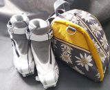 Nähanleitung und Schnittmuster gestaltet als PDF-E-Book für eine Tragetasche, Umhängetasche oder Rucksack SusiSkates. Perfekt für deine Schlittschuhe, Inline-Skates oder Ski-Schuhe. Schnittmuster Kufen bzw. Rollen von 25 cm bis 45 cm.