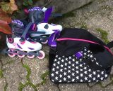 Nähanleitung und Schnittmuster gestaltet als PDF-E-Book für eine Tragetasche, Umhängetasche oder Rucksack SusiSkates. Perfekt für deine Schlittschuhe, Inline-Skates oder Ski-Schuhe. Schnittmuster Kufen bzw. Rollen von 25 cm bis 45 cm.