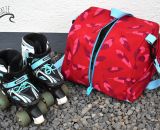 Nähanleitung und Schnittmuster gestaltet als PDF-E-Book für eine Tragetasche, Umhängetasche oder Rucksack SusiSkates. Perfekt für deine Schlittschuhe, Inline-Skates oder Ski-Schuhe. Schnittmuster Kufen bzw. Rollen von 25 cm bis 45 cm.