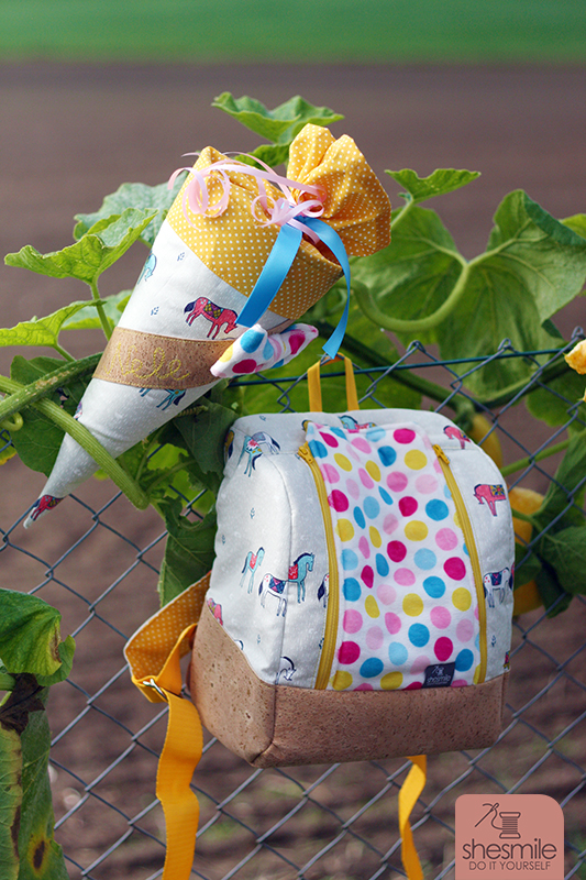 Ein selbst genähtes Set aus Rucksack KlapPack und der Schultüte aus Stoff zum 1. Kita-Tag meiner Tochter (Nähanleitung und Schnittmuster von shesmile)