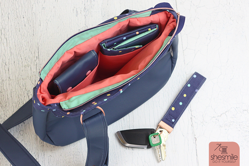 Taschen-Set Carla (Set mit 3 E-Books) Nähanleitungen und Schnittmuster gestaltet als PDF-E-Book von shesmile für ein Taschenset aus Handtasche Carla, Täschchen für Hygieneartikel Rosi und Geldbeutel Frauenkram.
