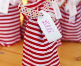 Stoffsäckchen als Gastgeschenke für den Kindergeburtstag von Lilli. Schnell und einfach genäht. Eine kostenlose Nähanleitung von shesmile.
