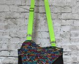 Nähanleitung und Schnittmuster gestaltet als PDF-E-Book von shesmile für eine Handtasche und Umhängetasche Carla in zwei Größen. Carla ist deine Mädchen- und Damenhandtasche mit der geschwungenen Klappe. Carla hat ein großes Hauptfach und unter der K