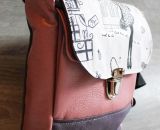 Nähanleitung und Schnittmuster gestaltet als PDF-E-Book für eine Handtasche bzw. Umhängetasche Ulla mit gefächertem Seitenfach. Perfekt als Umhängetasche für dein nächstes Konzert, Festival oder Party-Abend. Aber auch als Kindergarten-Tasche macht si