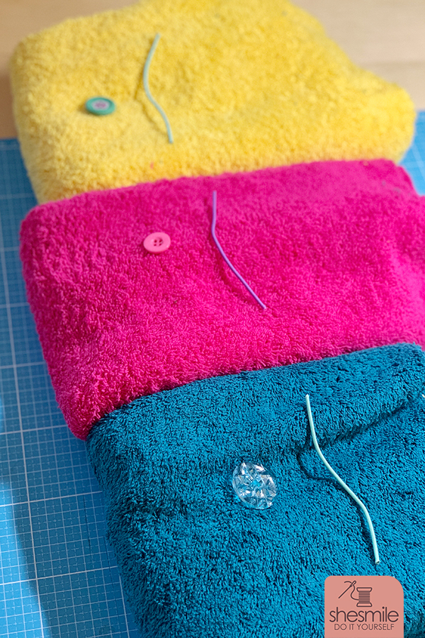 Quality Time im Nähzimmer mit meiner Tochter. Haarturban Tina Turban von shesmile haben wir genäht. Schnittmuster für zwei Größen sind enthalten: Kinder, Erwachsene.