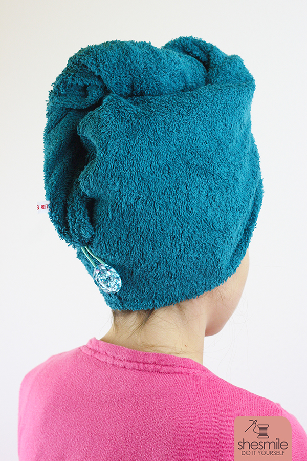 Quality Time im Nähzimmer mit meiner Tochter. Haarturban Tina Turban von shesmile haben wir genäht. Schnittmuster für zwei Größen sind enthalten: Kinder, Erwachsene.