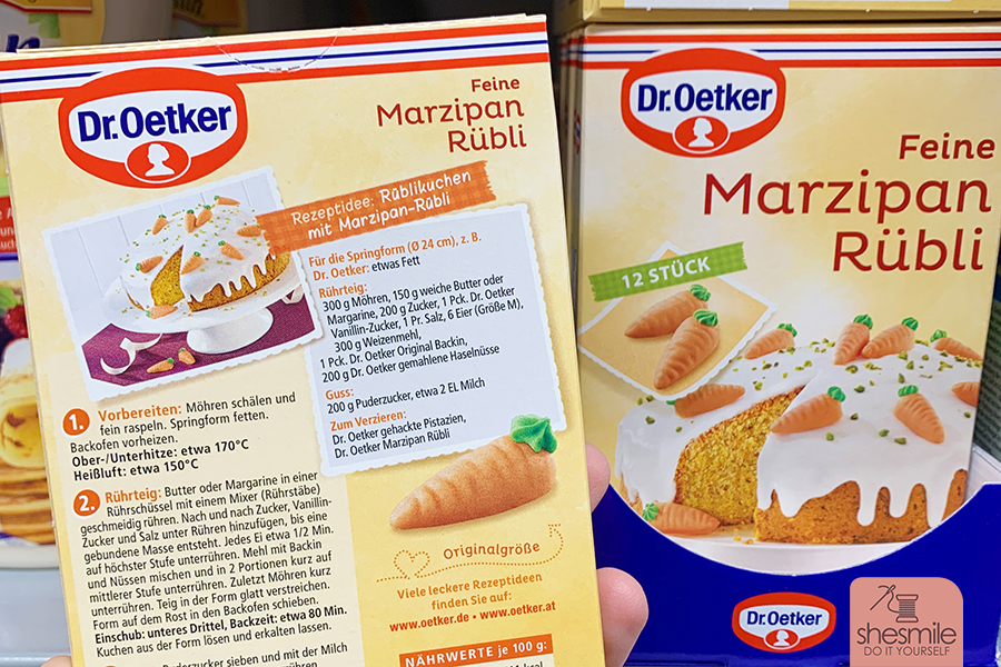 Traktor-Plätzchen und Rüblikuchen zum 2. Geburtstag backen. Eine Backidee mit Lieblingsrezept von shesmile. Plätzchen mit Honig statt mit Zucker. Bauernhof-Kuchen mit Traktor, grünem Acker und Möhren.