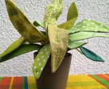 Nähanleitung und Schnittmuster gestaltet als PDF-E-Book von shesmile für Frieda Flower, die Zimmerpflanzen aus Stoff für Allergiker, das Kinderzimmer, Vielreisende, kranke und alte Menschen, schattige Plätzchen oder Pflanzendummies wie mich! Wähle au