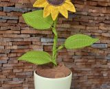 Nähanleitung und Schnittmuster gestaltet als PDF-E-Book von shesmile für Frieda Flower, die Zimmerpflanzen aus Stoff für Allergiker, das Kinderzimmer, Vielreisende, kranke und alte Menschen, schattige Plätzchen oder Pflanzendummies wie mich! Wähle au