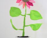 Nähanleitung und Schnittmuster gestaltet als PDF-E-Book von shesmile für Frieda Flower, die Zimmerpflanzen aus Stoff für Allergiker, das Kinderzimmer, Vielreisende, kranke und alte Menschen, schattige Plätzchen oder Pflanzendummies wie mich! Wähle au