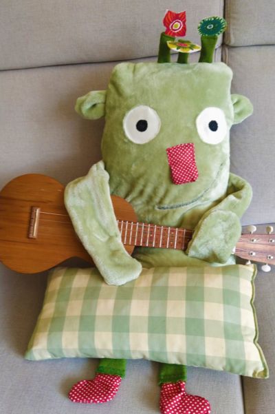 Wir haben in der Kita das kleine Wir Monster zum Thema gemacht. Die Kinder haben viel Spaß damit. Vielen Dank für diesen Blog!