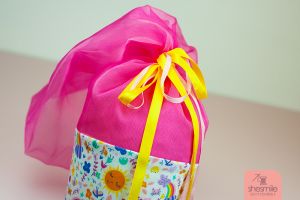 Kostenlose Nähanleitung mit Schnittmuster-Erstellung von shesmile. Schultüte zum Schulanfang für den 1. Schultag nähen und Glitzerschmetterling plotten.