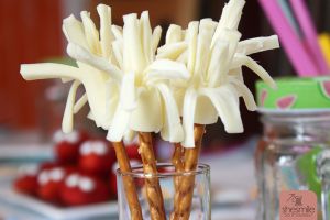 Käsebesen aus "Tigerkäse" fürs Kindergeburtstagsbuffet