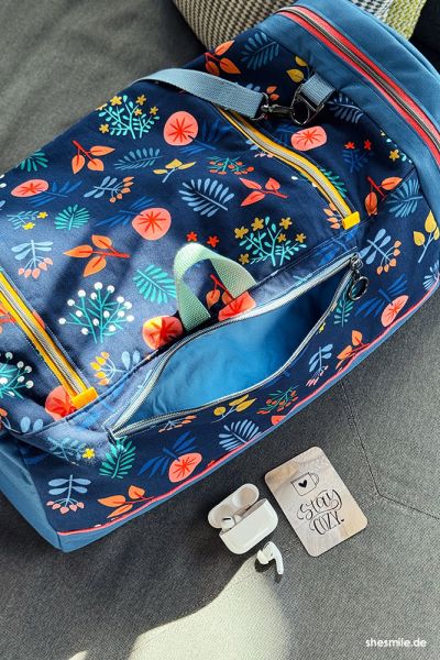 Stay Cosy! Ja, diese dämliche Schlaufe hätte es nicht gebraucht, aber den Rest der Tasche feiere ich sehr.