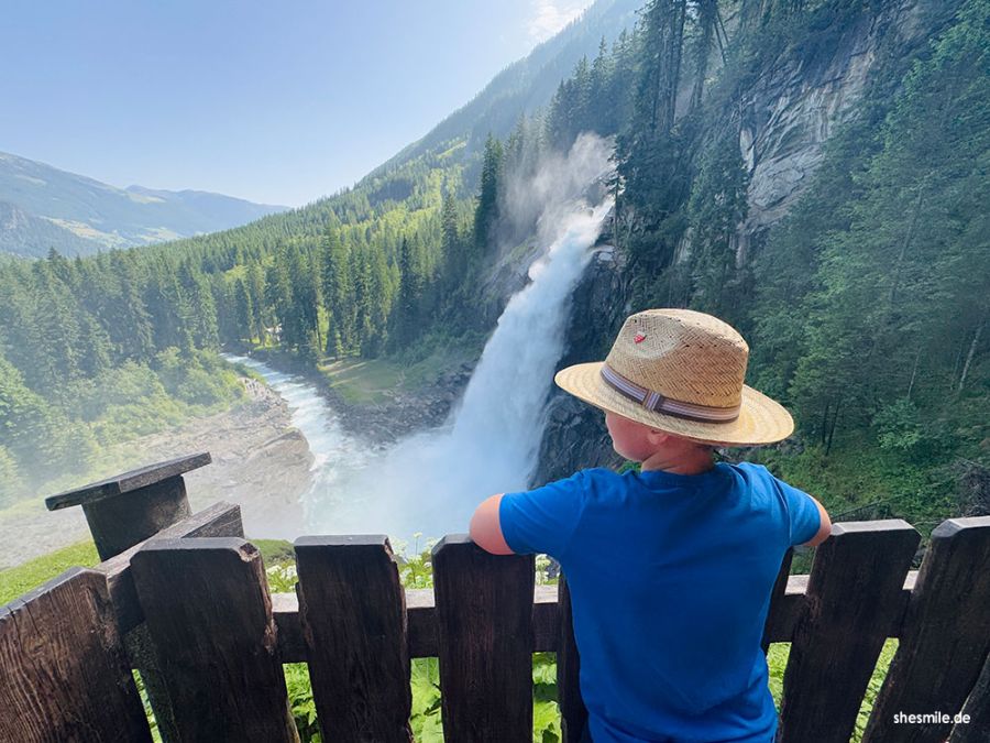 Beeindruckende Wassermassen und spritzige WasserWelten: Krimmler Wasserfälle - Eine Regenbogen-Wanderung auf dem Wasserfallweg mit Kindern und shesmile.