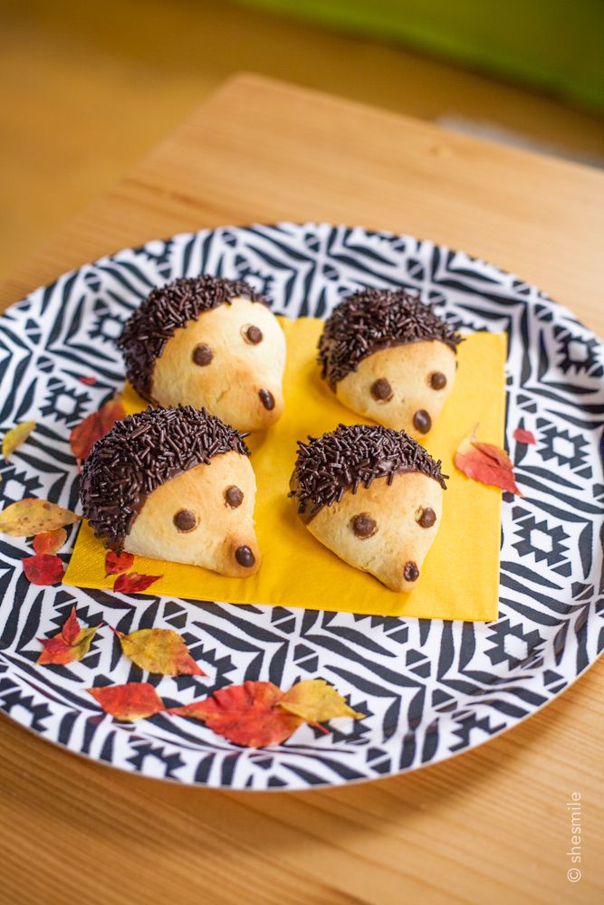 Leckere Igel aus Quark-Öl-Teig backen (Rezeptidee für den Herbst)