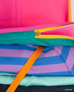 Kleidung ordentlich verpackt: XL-Packwürfel aus Bine-Brändle-Stoffen