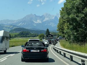Heimfahrt mit Blick auf den Wilden Kaiser