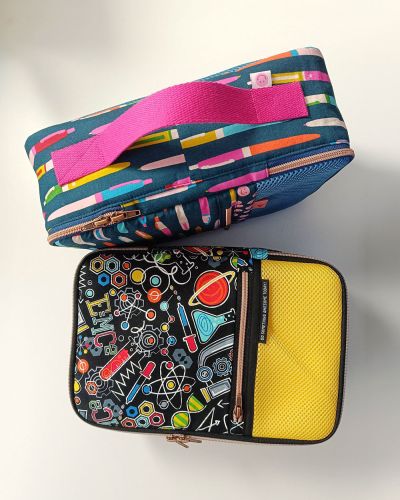 Mir sind die Packwürfel ehrlich gesagt einfach viel zu schön, um sie im Reisegepäck verschwinden zu lassen. Vielleicht muss ich damit morgen mal ne dekorative Runde durch‘s Dorf laufen.
