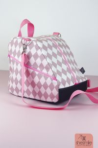 Farblich passend in rosa und schwarz. Genäht nach der Nähanleitung mit Schnittmuster in 3 Größen, Schuhtasche "SusiSkates".