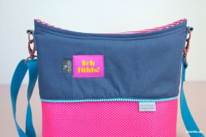 Eine Handtasche ZipKram mit Fox Oilskin, AirMesh und Paspelband nähen