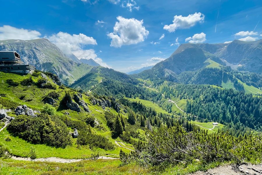 1.800 Meter über dem Alltag! Mit der Jennerbahn in Berchtesgaden auf die Jenner Bergstation zum Wandern mit der Familie. Bergurlaub! Reisetagebuch von shesmile.