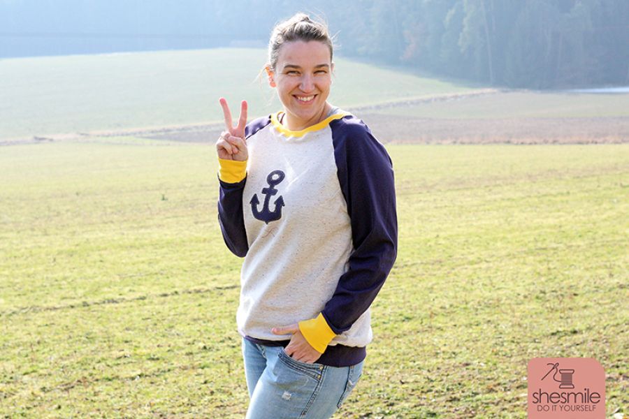 Ein Raglan-Pullover Bethioua mit Letterello-Anker und Makerist-Traumstöffchen (Genäht von shesmile)