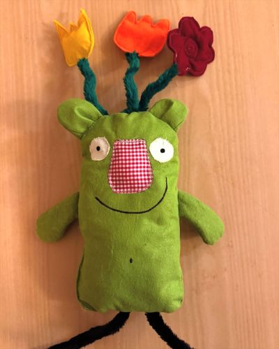 Da hat die Kollegin eine Idee und braucht innerhalb von 1,5 Stunden einen passenden Begleiter für das nächste Projekt. Klar, das kriegen wir hin! Mit dem Kummer Korki Schnittmuster von shesmile.